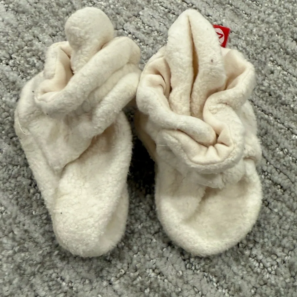 Zutano Cozie White Baby Booties